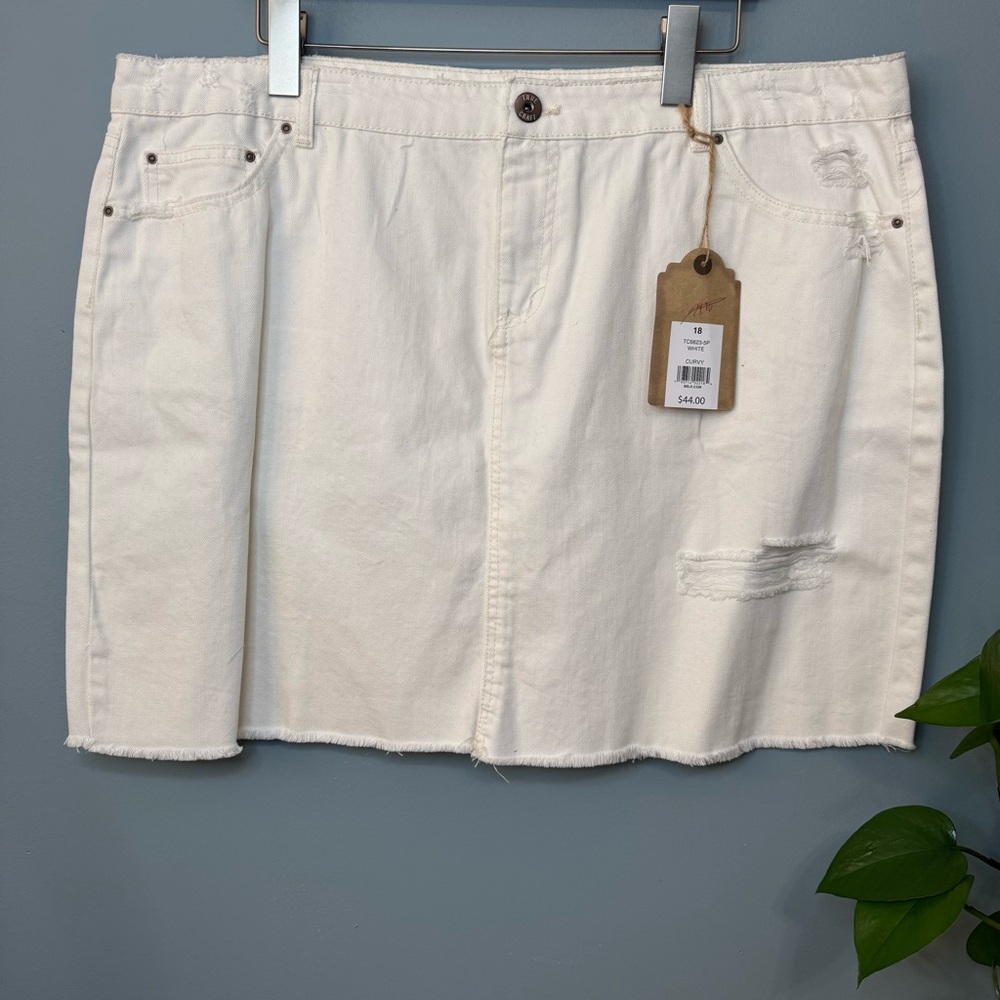 True Craft White Distressed Raw Hem Denim Skirt. NWT. Curvy Women’s 18 - Picture 13 of 13
